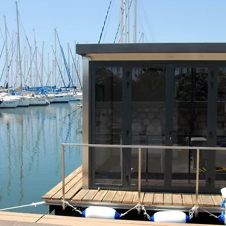 Botel House Boat Luxury *